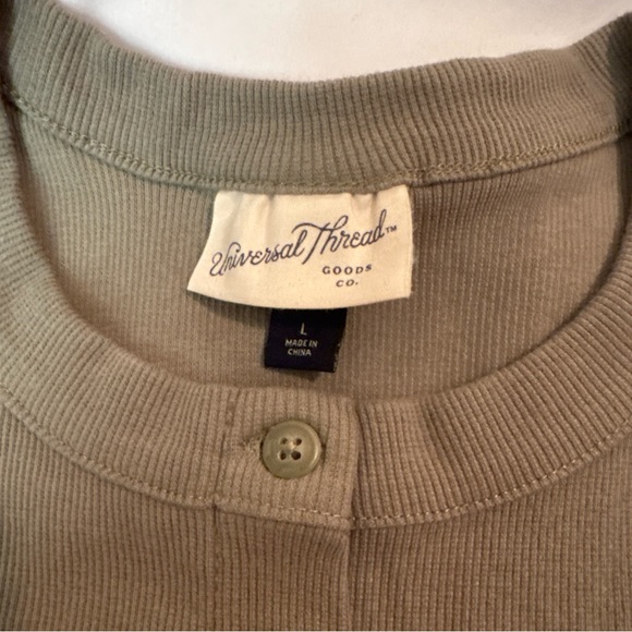 Universal Thread Olive Ribbed Button-Up Top - Picture 3 of 10